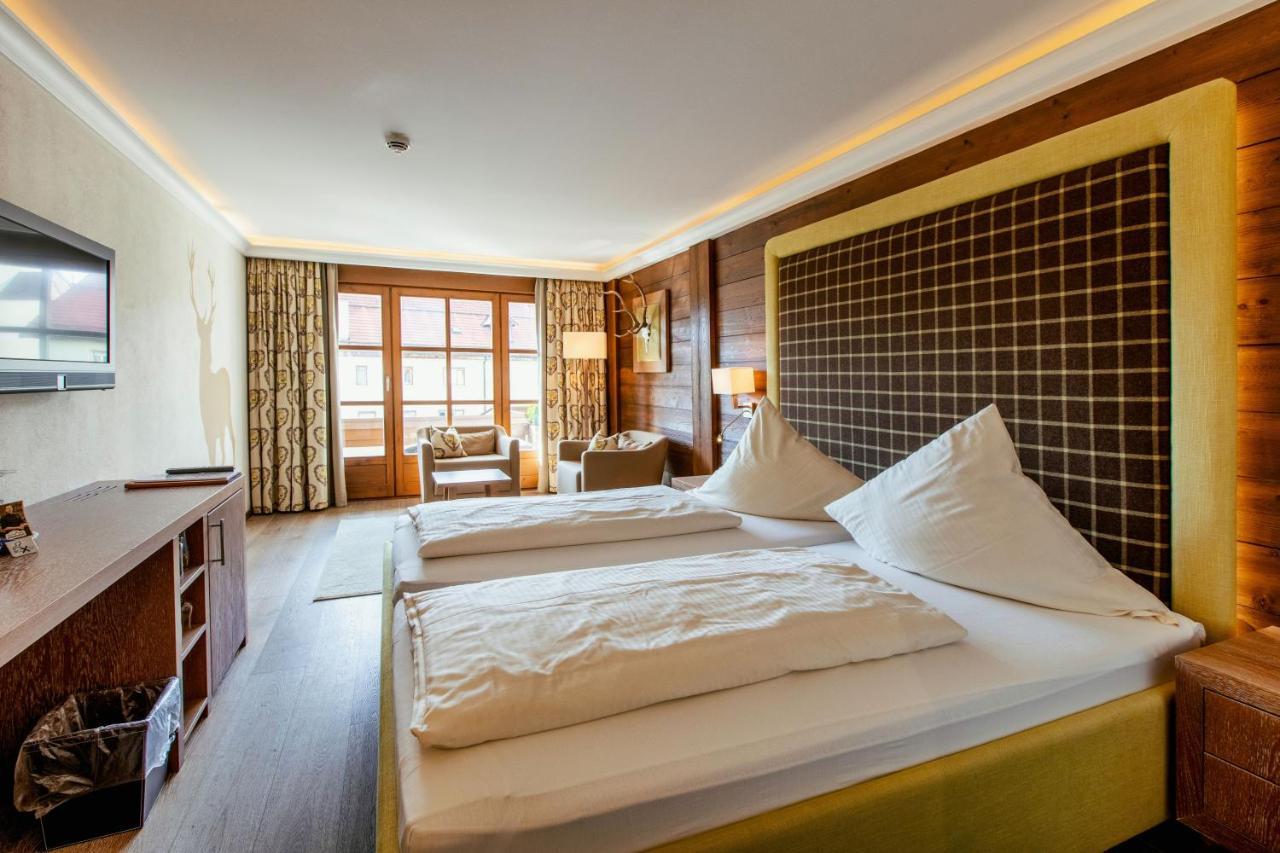 הולצקירכן Hotel Gasthof Alte Post Holzkirchen מראה חיצוני תמונה