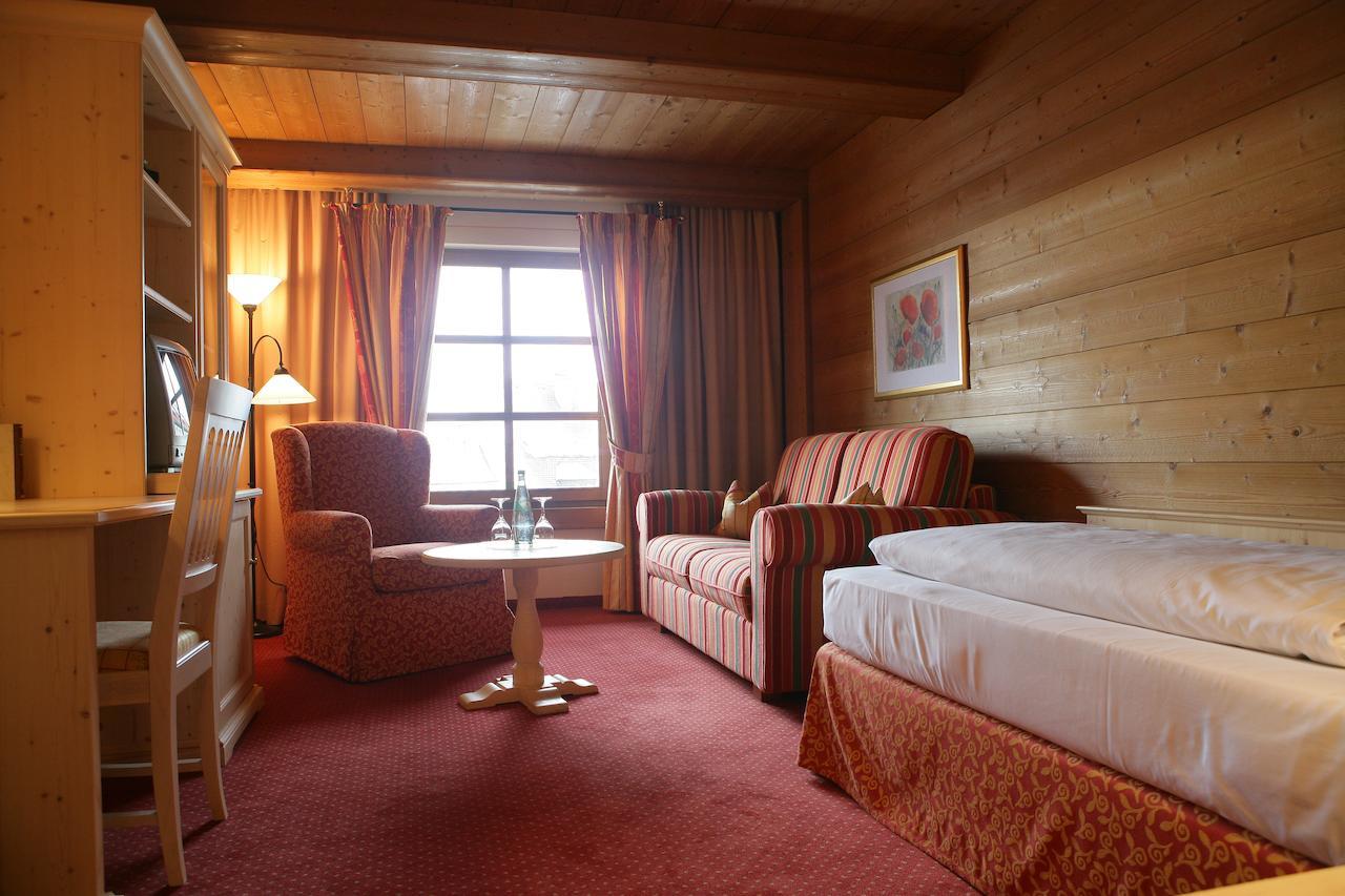 הולצקירכן Hotel Gasthof Alte Post Holzkirchen חדר תמונה