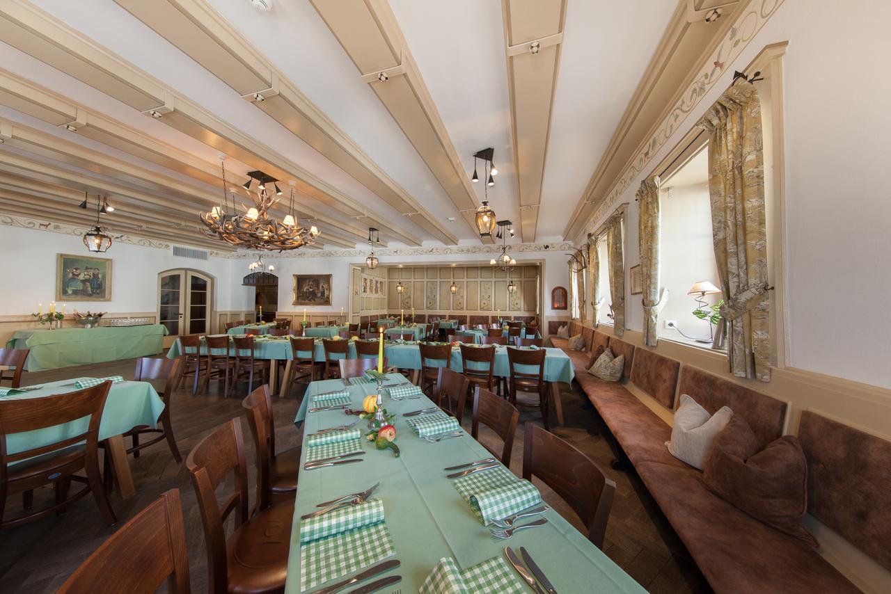 הולצקירכן Hotel Gasthof Alte Post Holzkirchen מראה חיצוני תמונה